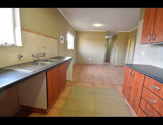 3 BEDROOM TOWNHOUSE FOR SALE IN NOORDHANG